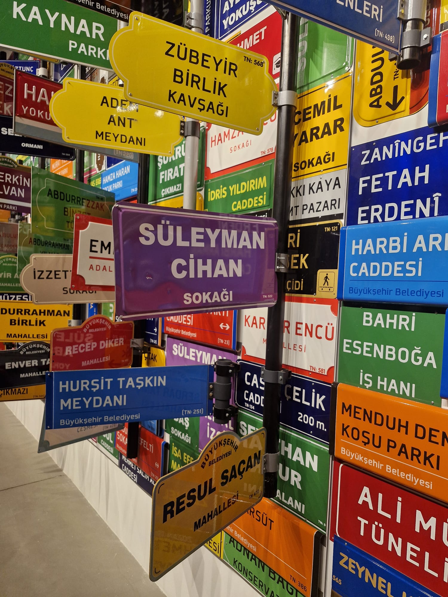 Sergi “kayıp alfabe”